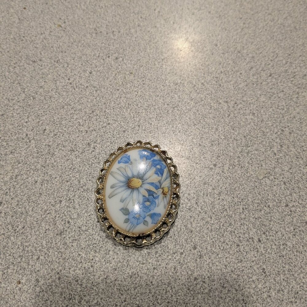 BLUE FLORAL BROOCH